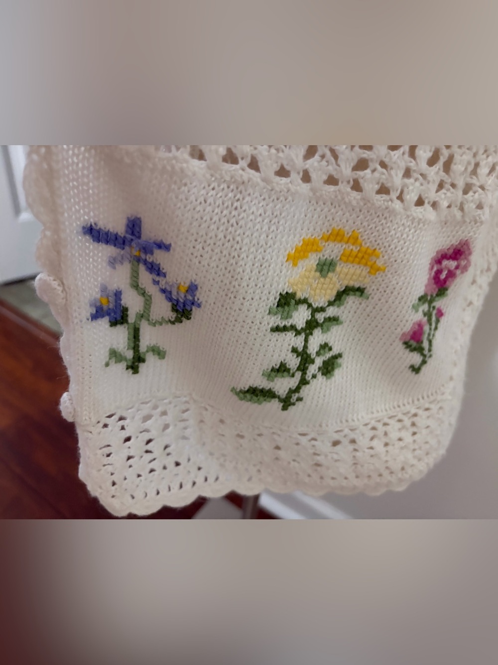 Vintage Teddi Petite M White Knit Top Floral Cottagecore Grandmacore - Picture 6 of 7